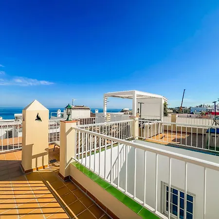 First-floor With Private Outdoor Area Communal Rooftop Terrace Ca * نيرخا